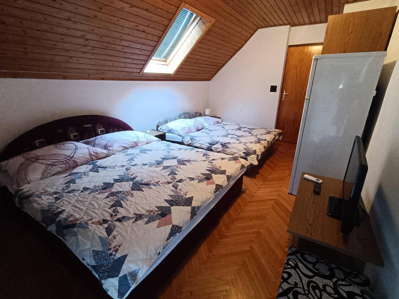 Szuzanna Fenyves Panzio Bed & Breakfast Siofok Exterior photo